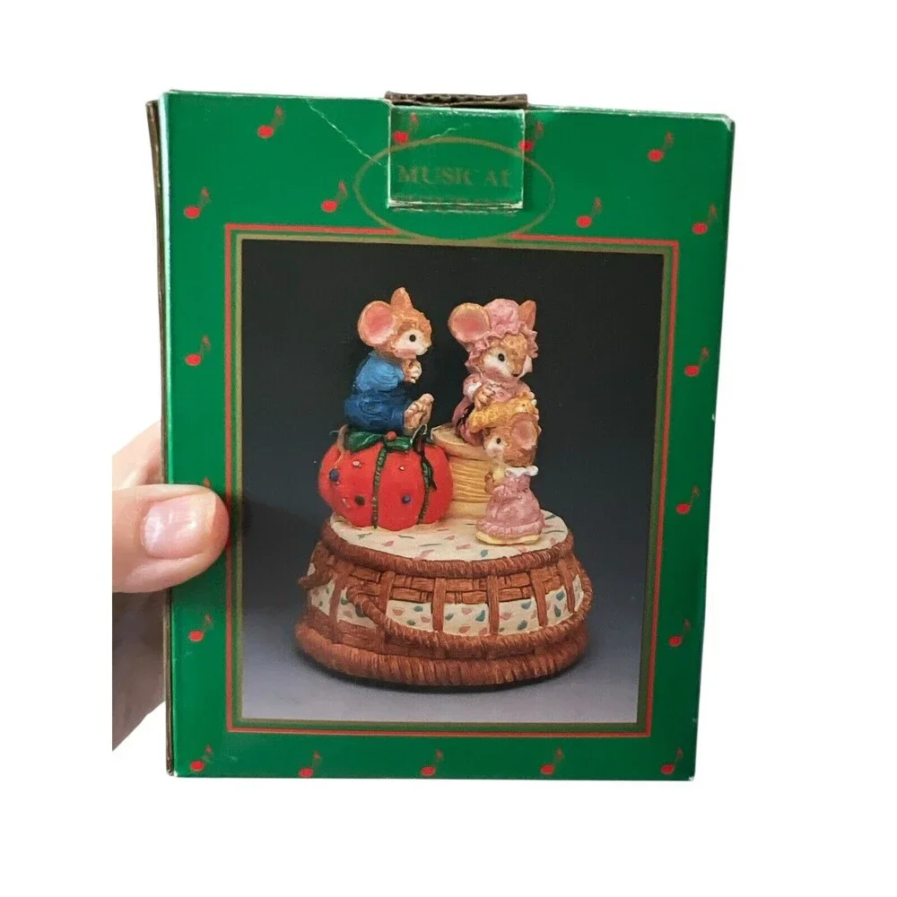 Vintage Three Mouse Mice Music Box Playing 